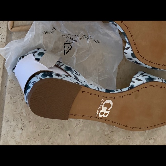 Gianni Bini Sandals New - Picture 5 of 8